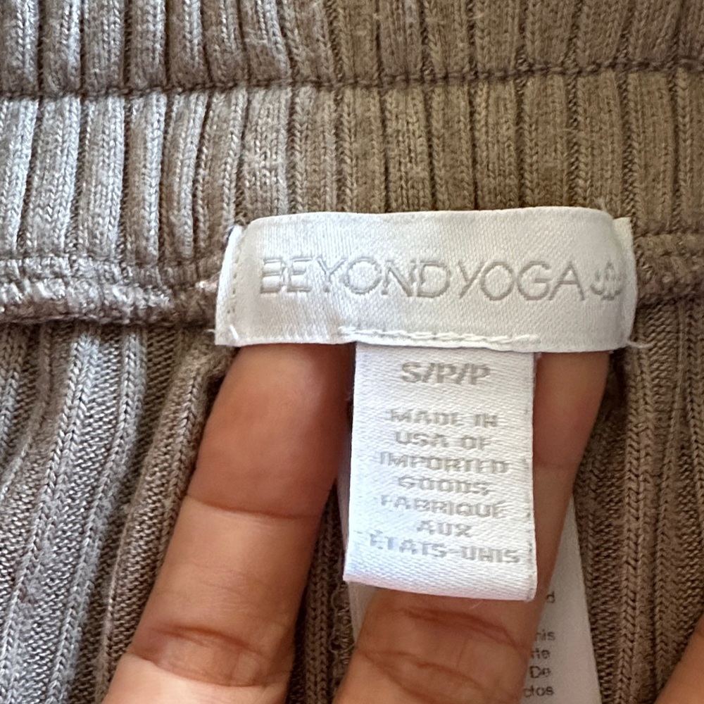 Beyond Yoga Well Traveled Wide Leg Pants - Picture 5 of 11
